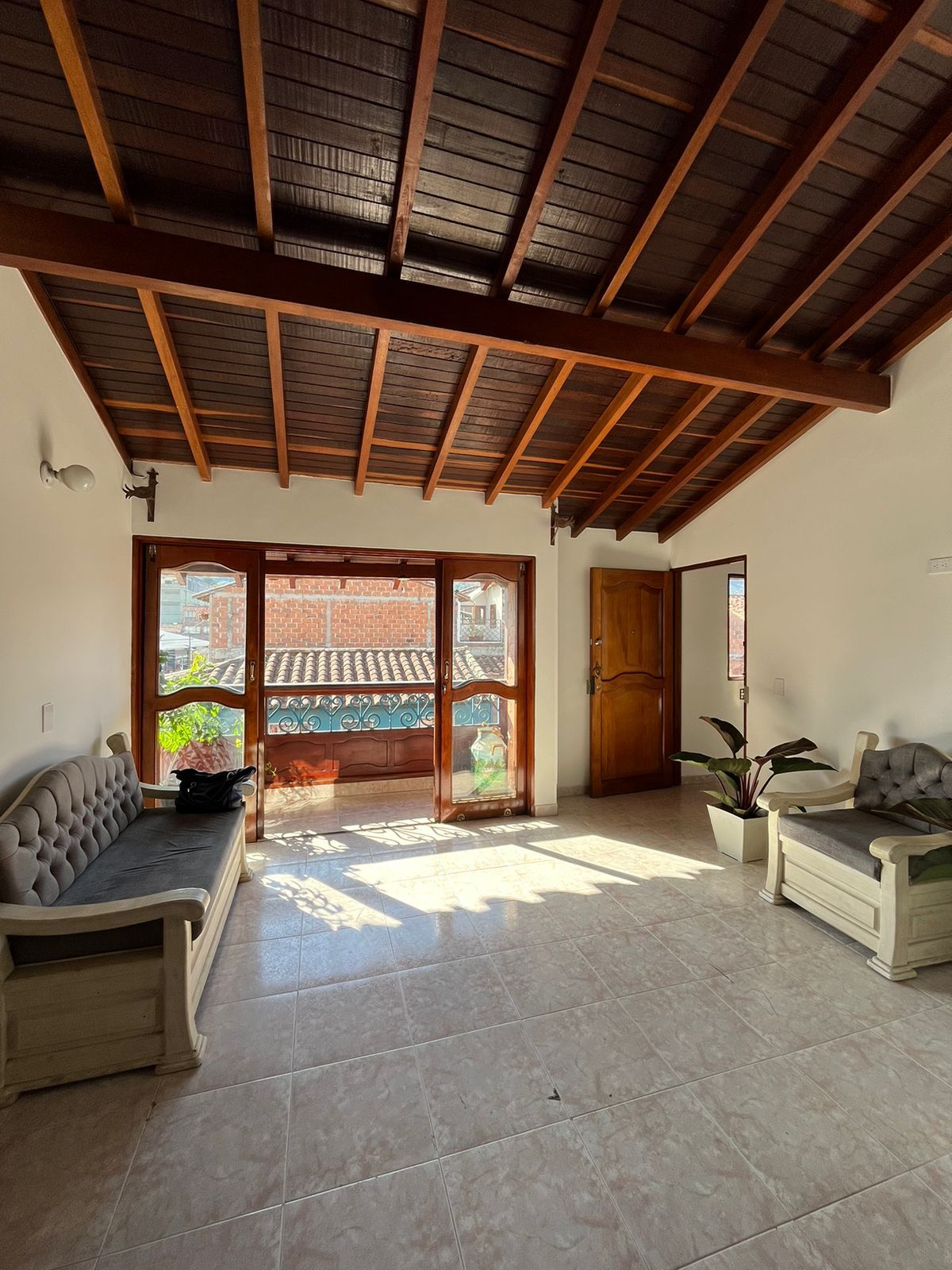 Local en arriendo Antioquia La Ceja Centro 100 m2 Habitaciones 0 Baños 2 Garajes 0 Precio $3000000