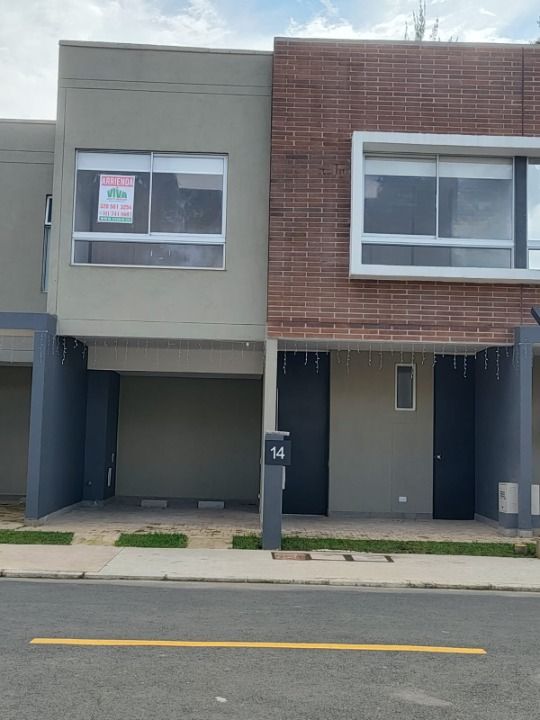 Casa en venta Antioquia La Ceja Centro 137 m2 Habitaciones 3 Baños 4 Garajes 1 Precio $900000000