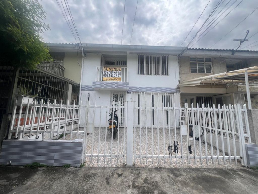 Casa en venta Valle Del Cauca Cali Los Andes B - La Riviera 300 m2 Habitaciones 8 Baños 5 Garajes 2 Precio $460000000