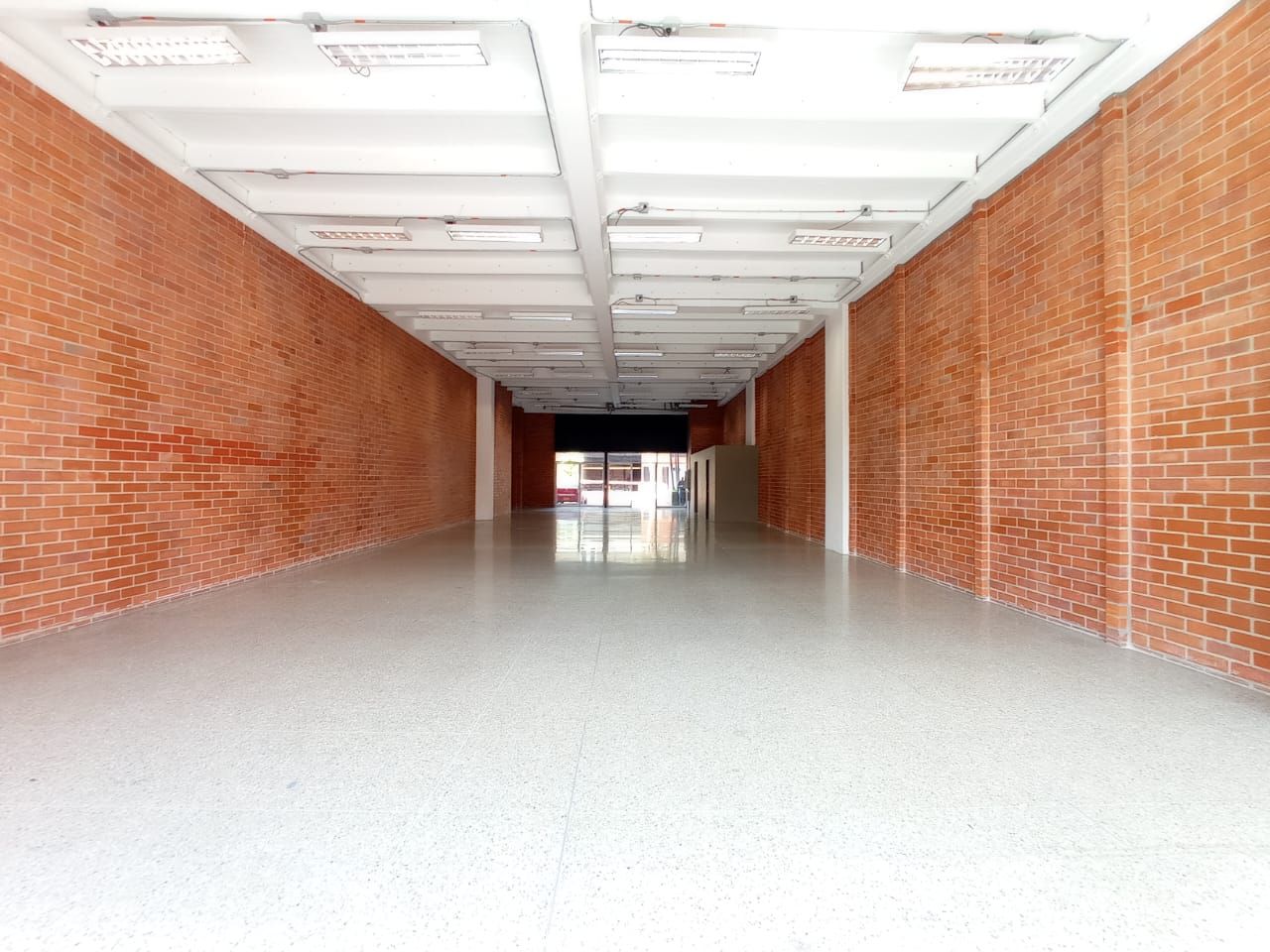 Local en arriendo Antioquia Medellín Noel 268 m2 Habitaciones 0 Baños 2 Garajes 3 Precio $20600000