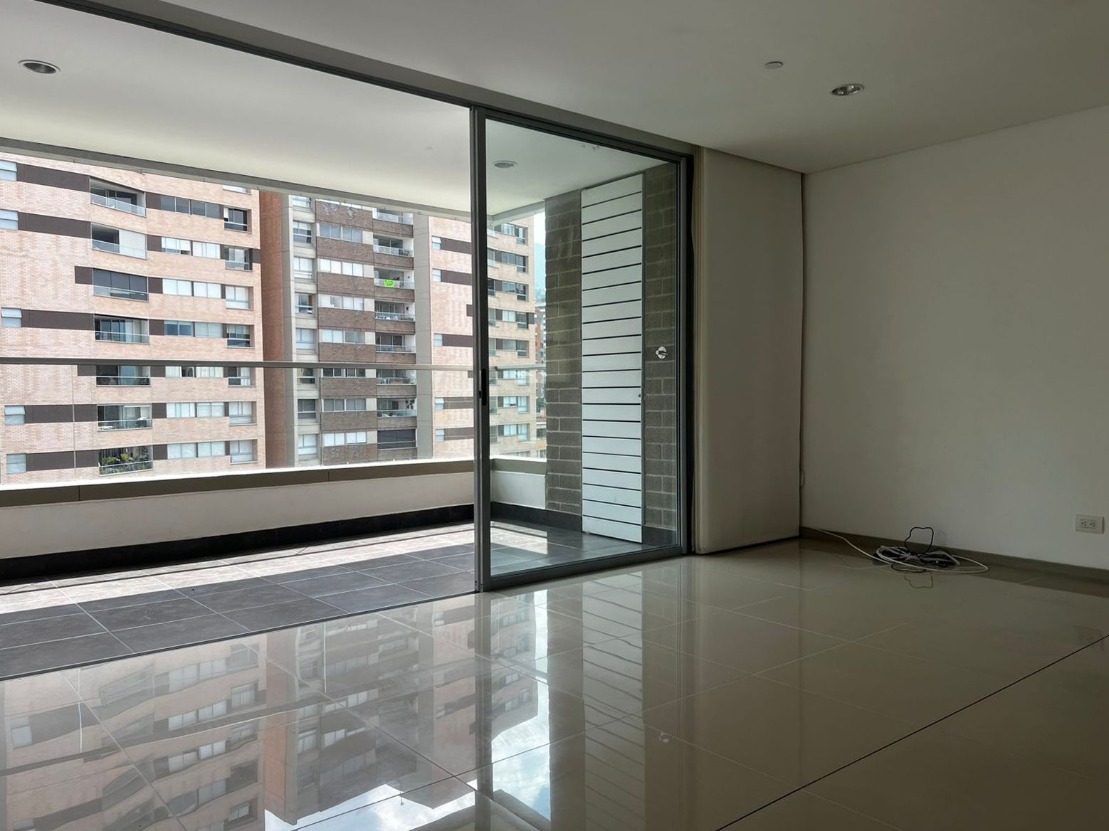 Apartamento en arriendo Antioquia Envigado La Pradera 90 m2 Habitaciones 3 Baños 2 Garajes 1 Precio $4650000