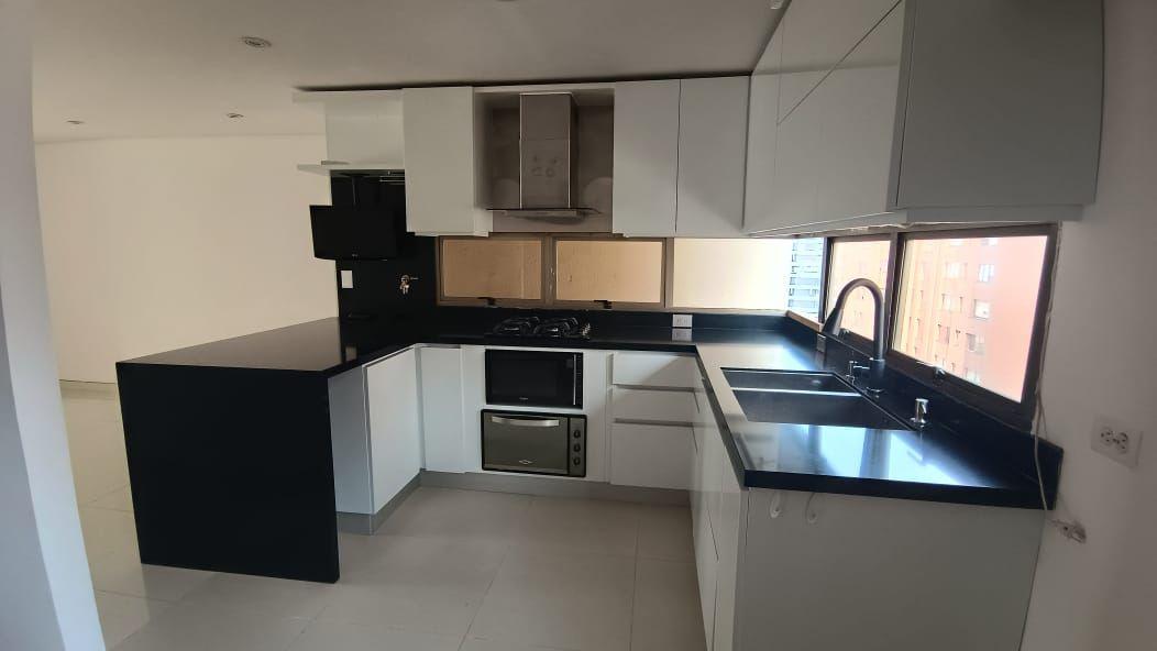 Apartaestudio en arriendo Antioquia Medellín Alejandria 140 m2 Habitaciones 3 Baños 3 Garajes 2 Precio $6800000