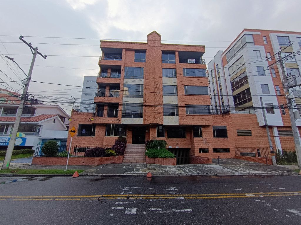 Apartamento en venta Cundinamarca Bogotá Santa Barbara Occidental 180 m2 Habitaciones 3 Baños 3 Garajes 2 Precio $900000000