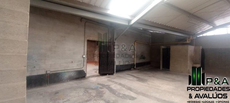 Bodega en arriendo Antioquia Medellín San Diego 400 m2 Habitaciones 0 Baños 2 Garajes 0 Precio $7000000