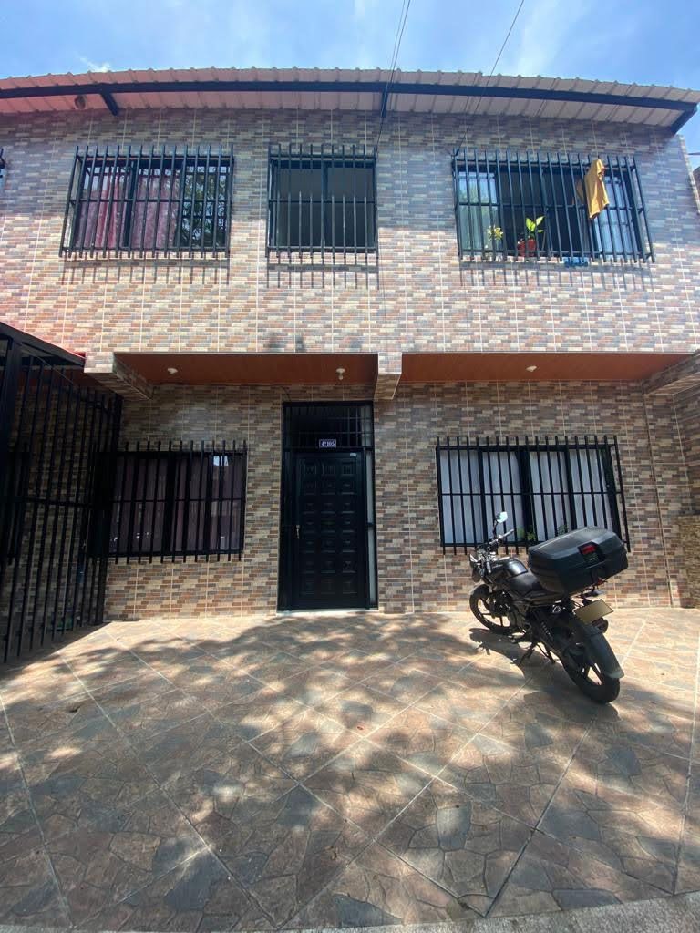 Apartaestudio en arriendo Valle Del Cauca Cali La Flora 35 m2 Habitaciones 0 Baños 1 Garajes 1 Precio $880000