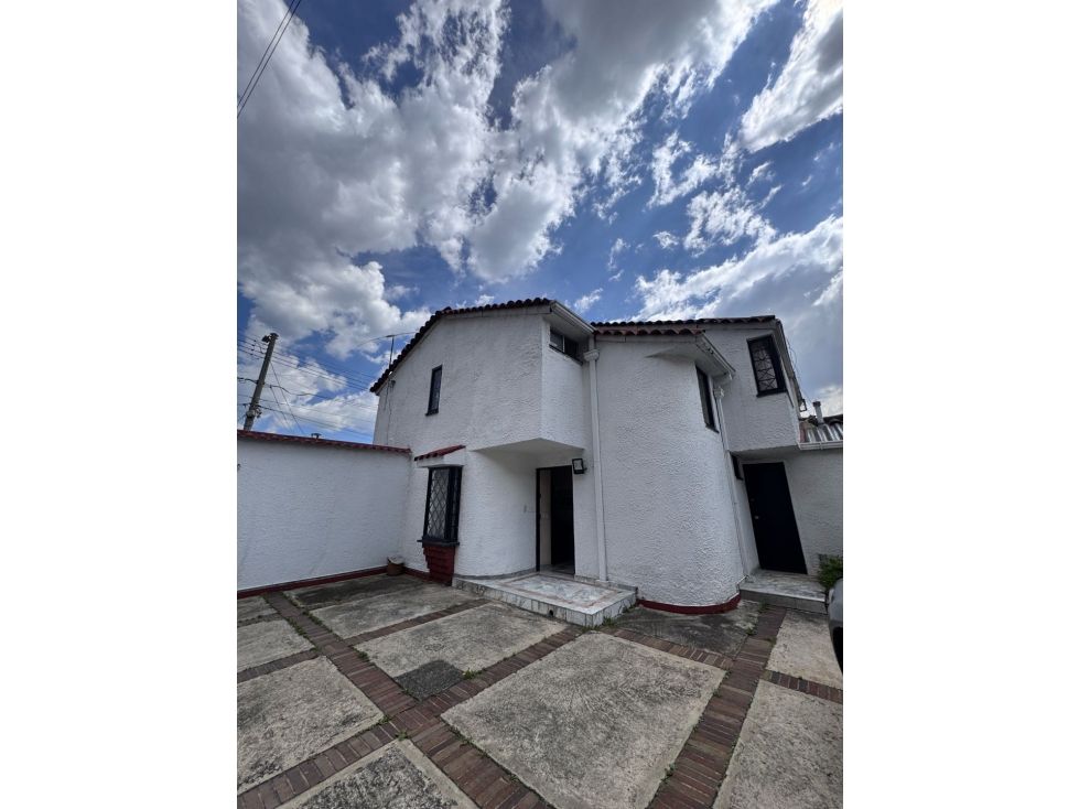 Casa en venta Cundinamarca Bogotá Estrella Del Norte 266 m2 Habitaciones 4 Baños 4 Garajes 2 Precio $830000000