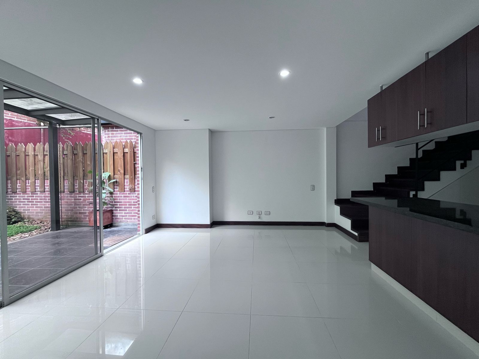 Casa en venta Antioquia Envigado Zúñiga 152 m2 Habitaciones 3 Baños 4 Garajes 4 Precio $1290000000