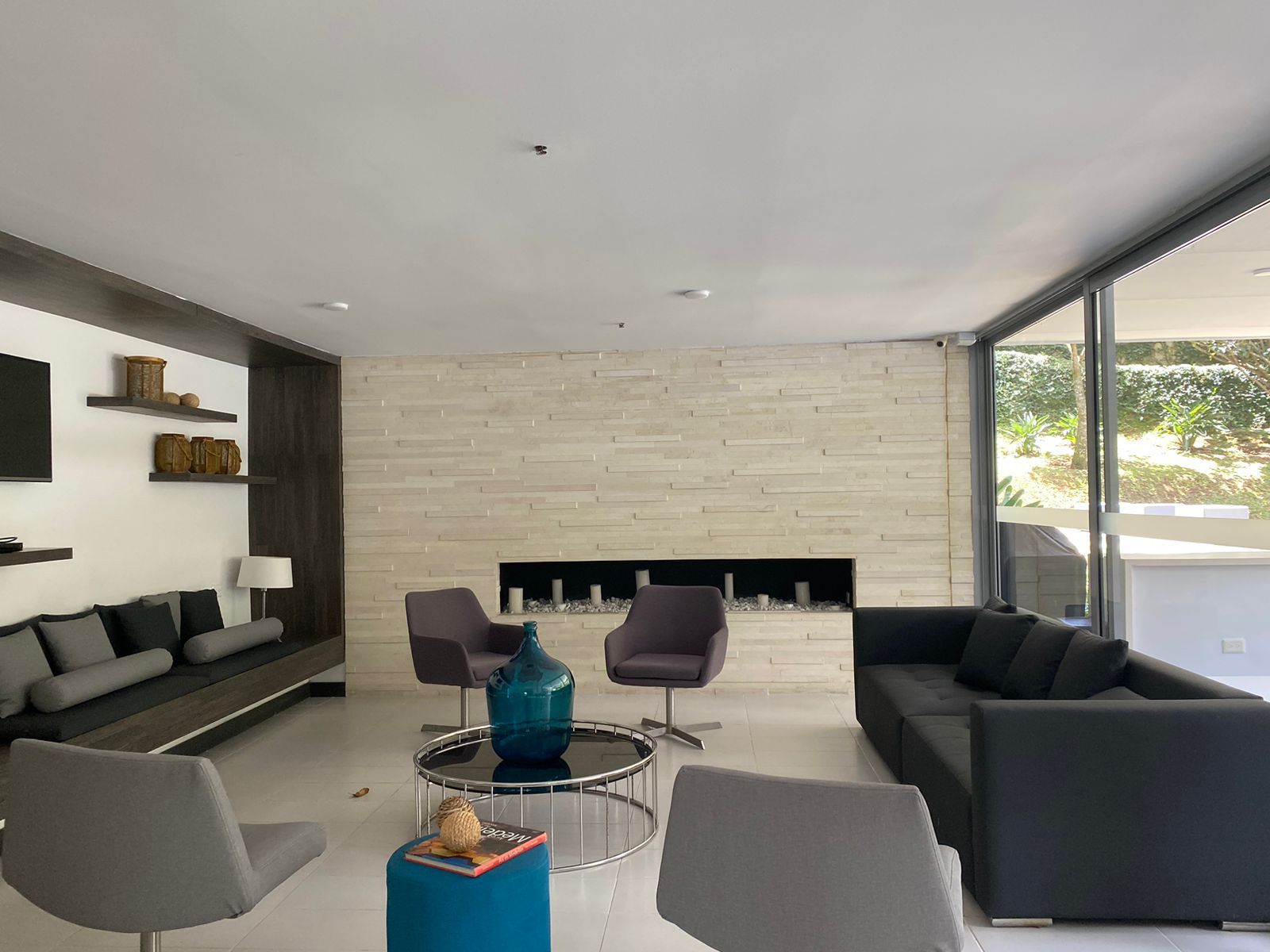Apartamento en arriendo Antioquia Medellín El Castillo 92 m2 Habitaciones 2 Baños 2 Garajes 2 Precio $6650000