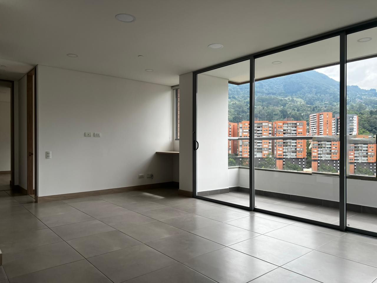 Apartamento en arriendo Antioquia Envigado Las Palmas 84 m2 Habitaciones 2 Baños 2 Garajes 2 Precio $4150000