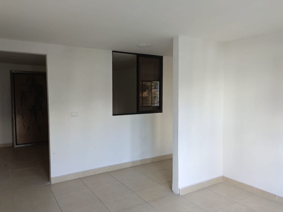 Oficina en arriendo Antioquia Medellín El Nogal- Los Almendros 150 m2 Habitaciones 0 Baños 5 Garajes 0 Precio $4700000