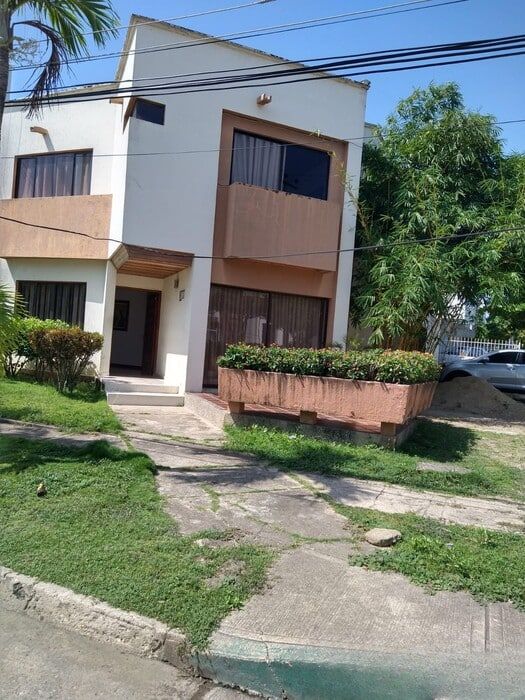 Casa en arriendo o venta Bolívar Cartagena Br Alameda La Victoria 270 m2 Habitaciones 4 Baños 3 Garajes 0 Precio venta $750000000 Precio arriendo $6000000