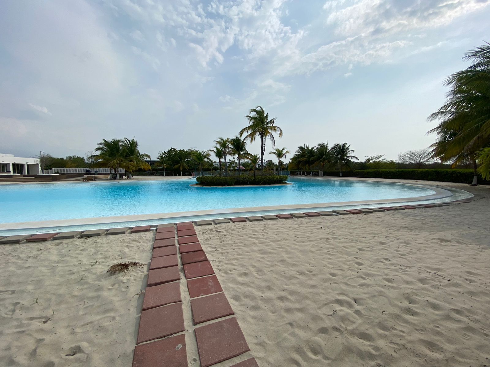 Apartaestudio en arriendo o venta Bolívar Cartagena Cartagena 70 m2 Habitaciones 1 Baños 2 Garajes 1 Precio venta $500000000 Precio arriendo $2800000