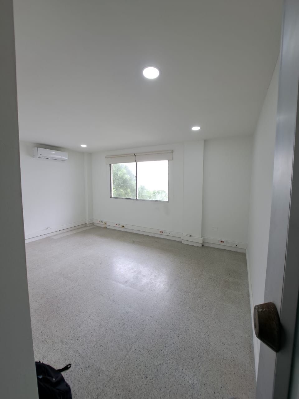 Oficina en arriendo Bolívar Cartagena Boca Grande 18 m2 Habitaciones 0 Baños 1 Garajes 0 Precio $2250000