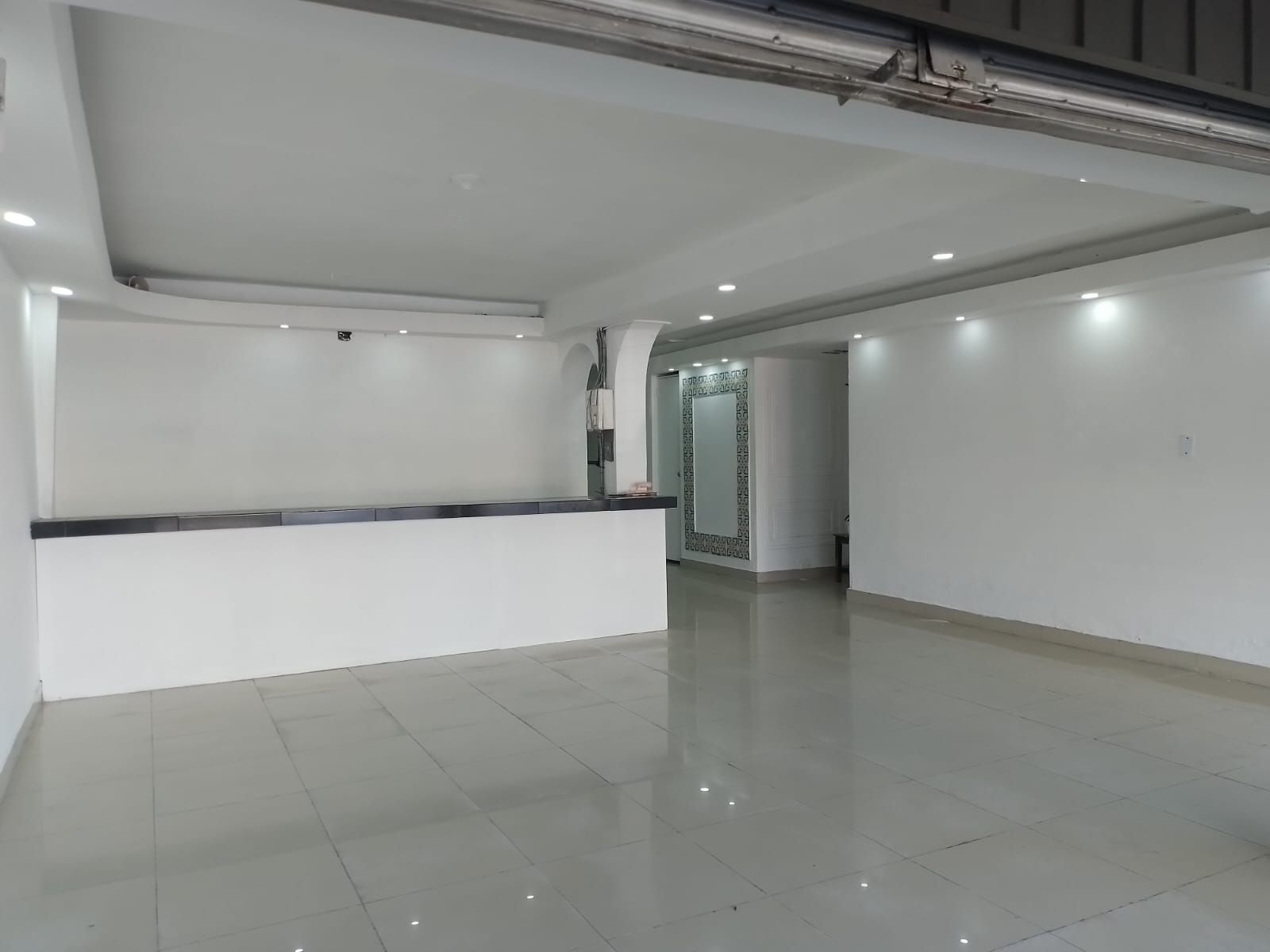 Local Comercial en arriendo Antioquia Medellín Simon Bolivar 100 m2 Habitaciones 2 Baños 2 Garajes 0 Precio $4650000