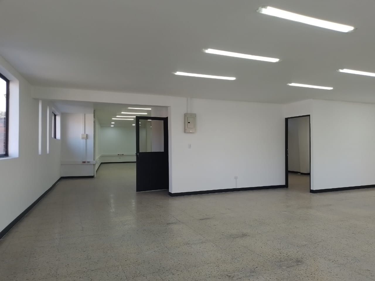 Local Comercial en arriendo Antioquia Medellín San Joaquin 161 m2 Habitaciones 2 Baños 2 Garajes 0 Precio $3800000