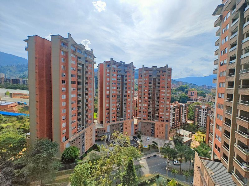 Apartamento en arriendo Antioquia Envigado Alcalá 100 m2 Habitaciones 3 Baños 2 Garajes 1 Precio $3800000