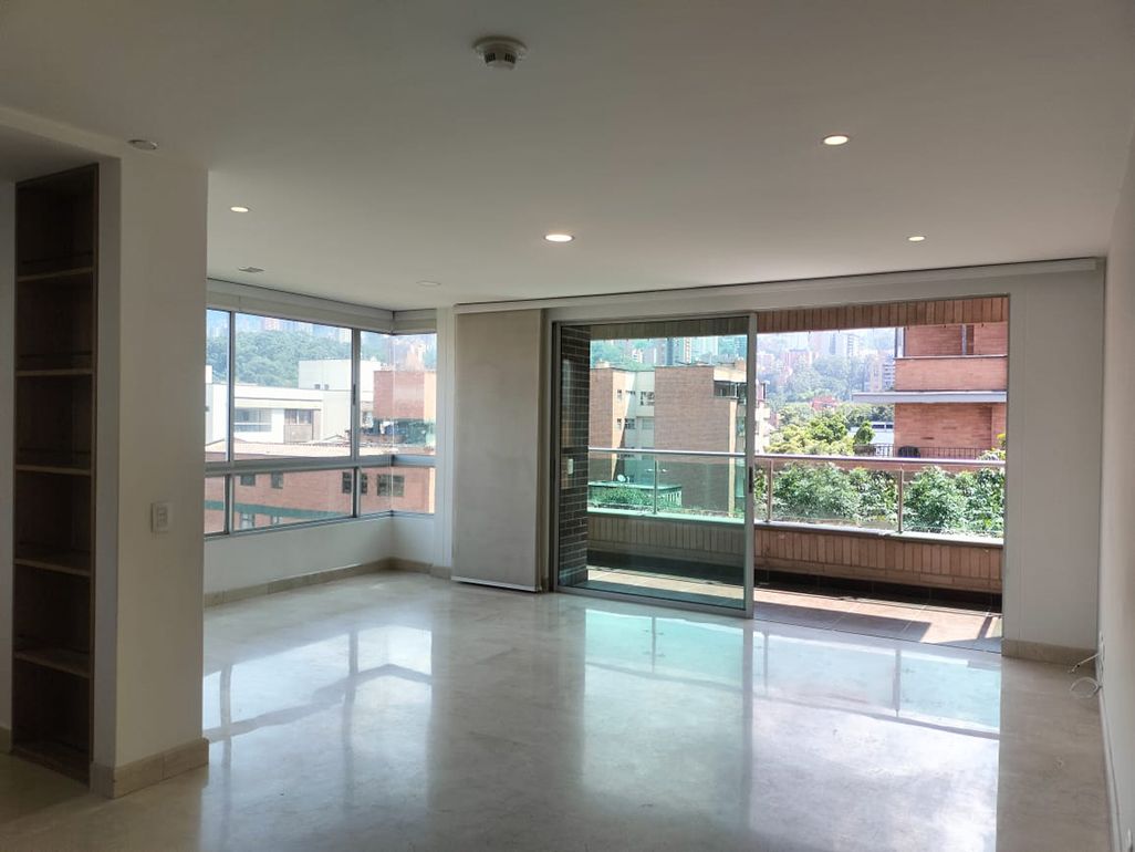 Apartamento en venta Antioquia Envigado Zúñiga 134 m2 Habitaciones 3 Baños 4 Garajes 2 Precio $990000000