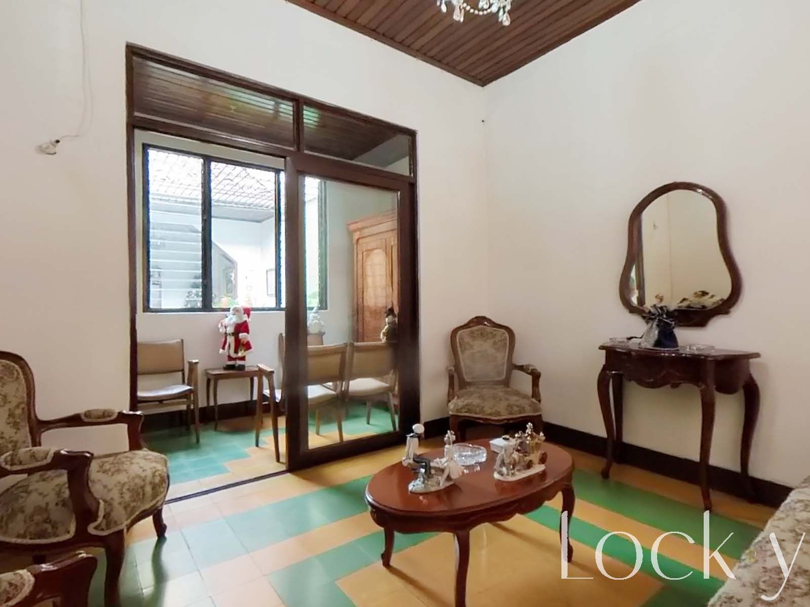 Casa en venta Antioquia Itagüí Centro 260 m2 Habitaciones 4 Baños 2 Garajes 1 Precio $2249500000