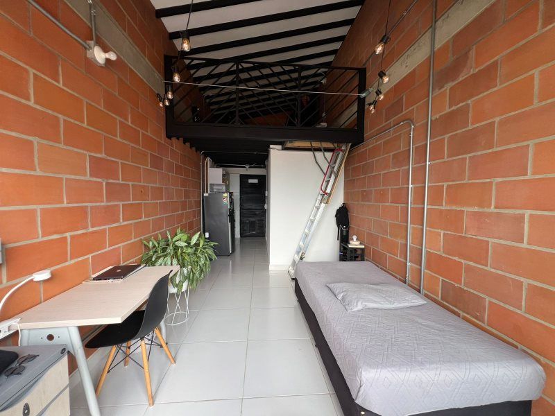 Apartaestudio en arriendo Antioquia Envigado Uribe Ángel 40 m2 Habitaciones 1 Baños 1 Garajes 0 Precio $1300000