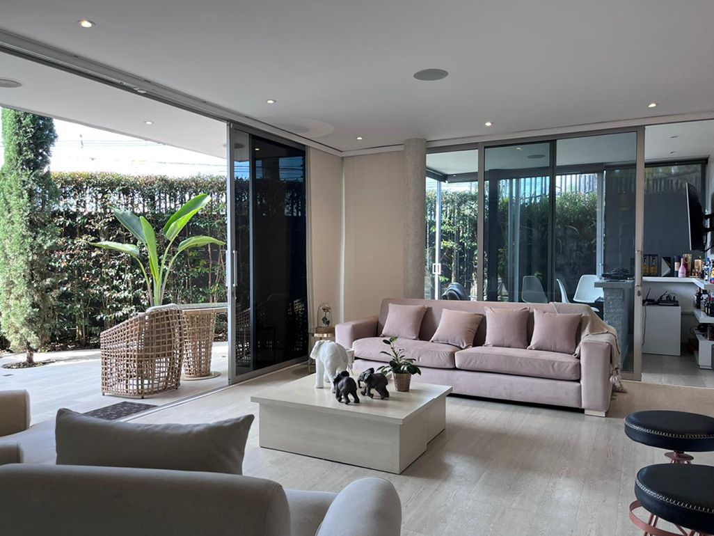 Casa en venta Antioquia Envigado Loma Del Atravesado 400 m2 Habitaciones 3 Baños 4 Garajes 4 Precio $2360000000