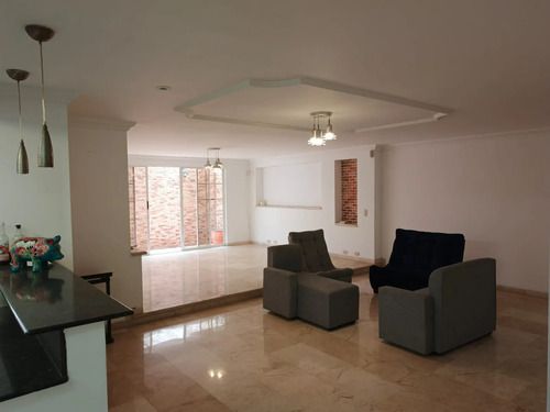 Casa en venta Valle Del Cauca Cali Urbanización San Joaquín 450 m2 Habitaciones 8 Baños 7 Garajes 4 Precio $920000000