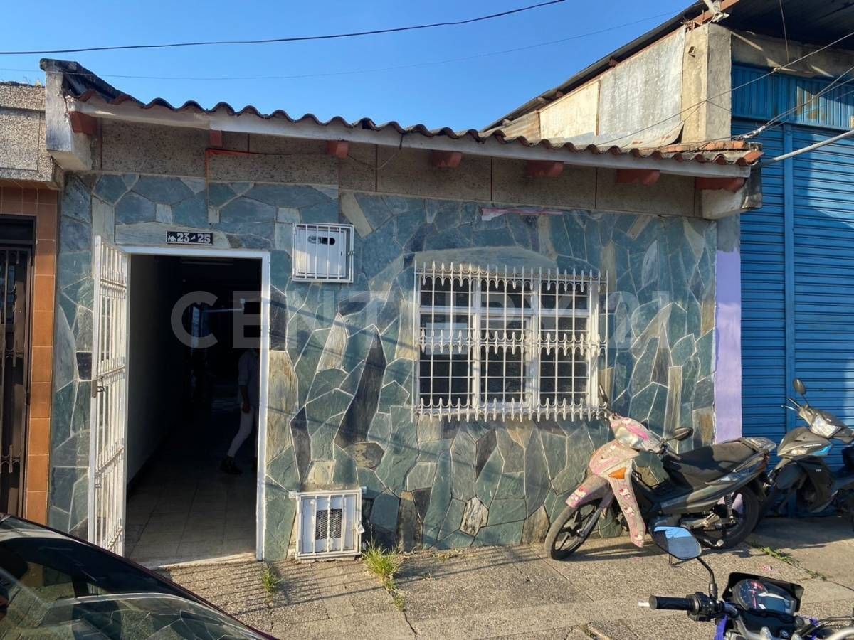 Casa en venta Valle Del Cauca Cali Obrero 141 m2 Habitaciones 7 Baños 2 Garajes 0 Precio $280000000