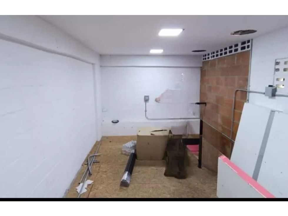 Local en venta Antioquia Itagüí Itagüí 33 m2 Habitaciones 0 Baños 1 Garajes 0 Precio $200000000