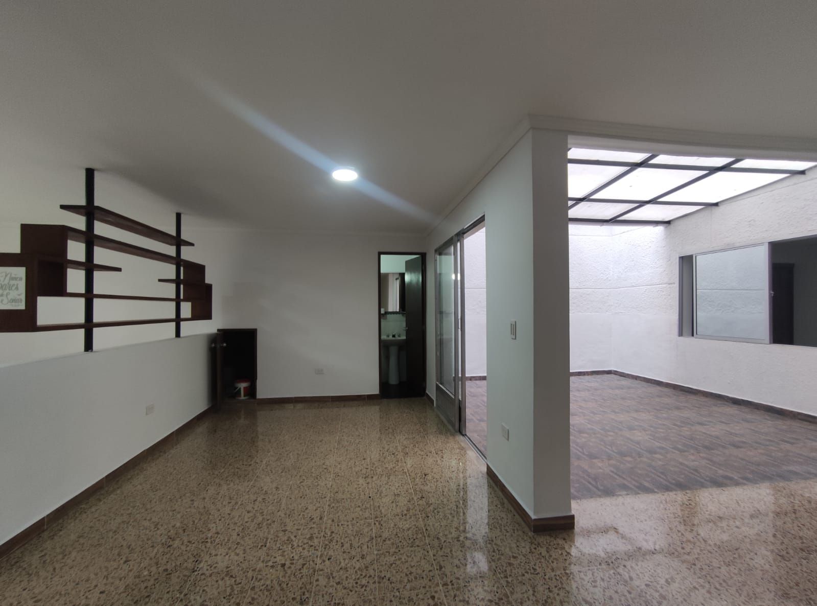 Casa en arriendo o venta Antioquia Medellín El Nogal- Los Almendros 170 m2 Habitaciones 3 Baños 3 Garajes 2 Precio venta $870000000 Precio arriendo $6000000