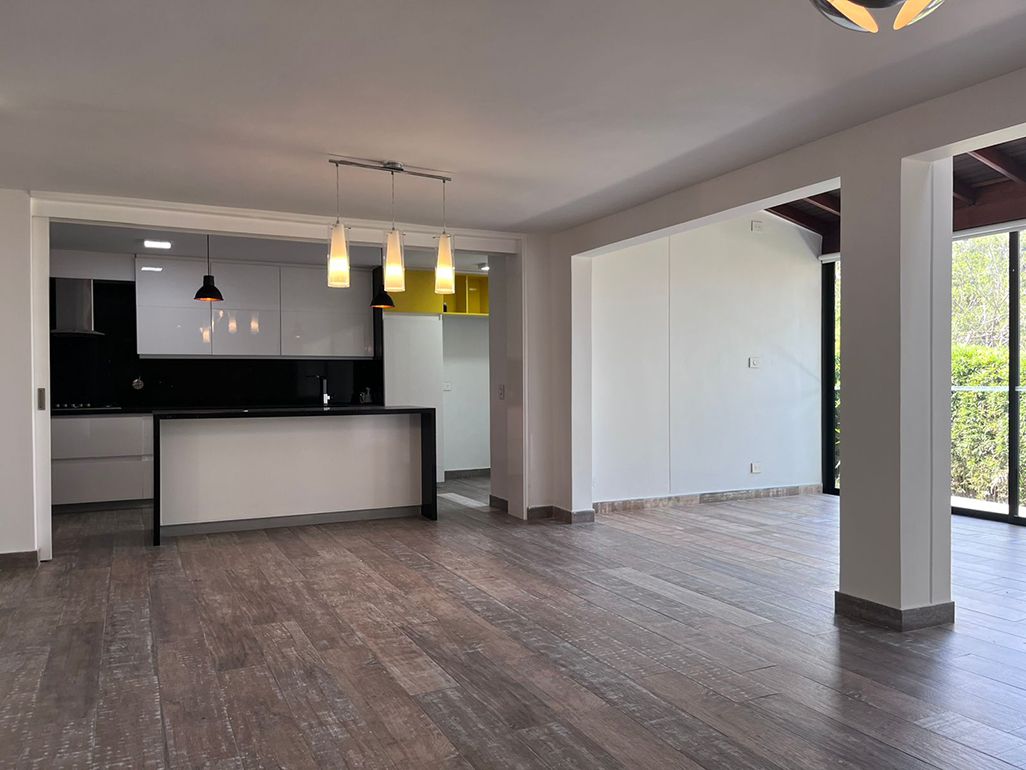 Casa en arriendo Antioquia Medellín San Lucas 235 m2 Habitaciones 2 Baños 4 Garajes 2 Precio $8900000