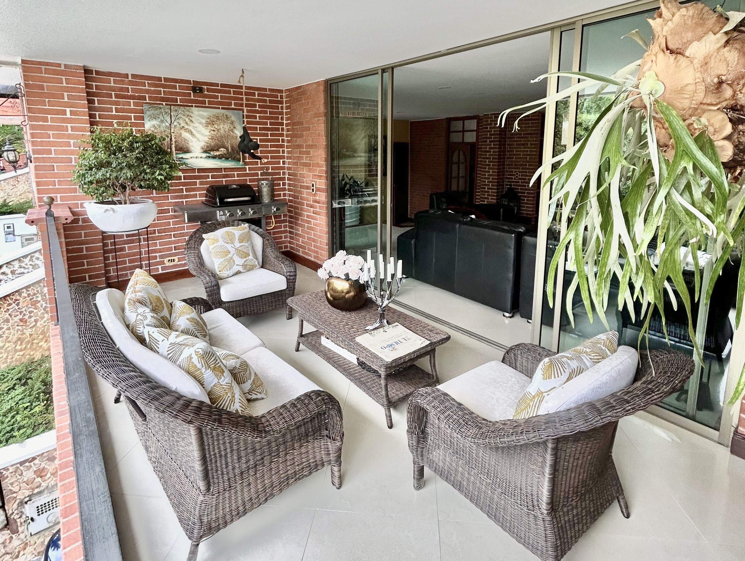 Casa en venta Antioquia Sabaneta Entre Amigos 410 m2 Habitaciones 4 Baños 5 Garajes 2 Precio $1550000000