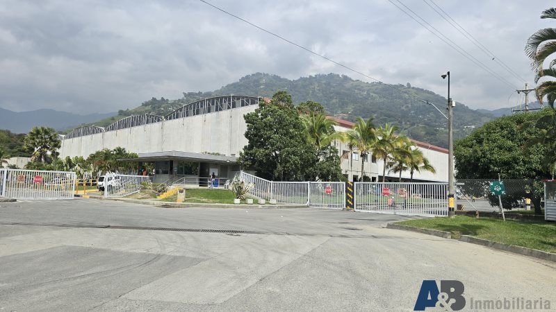 Bodega en arriendo Antioquia Girardota Centro 13700 m2 Habitaciones 0 Baños 10 Garajes 30 Precio $411816000