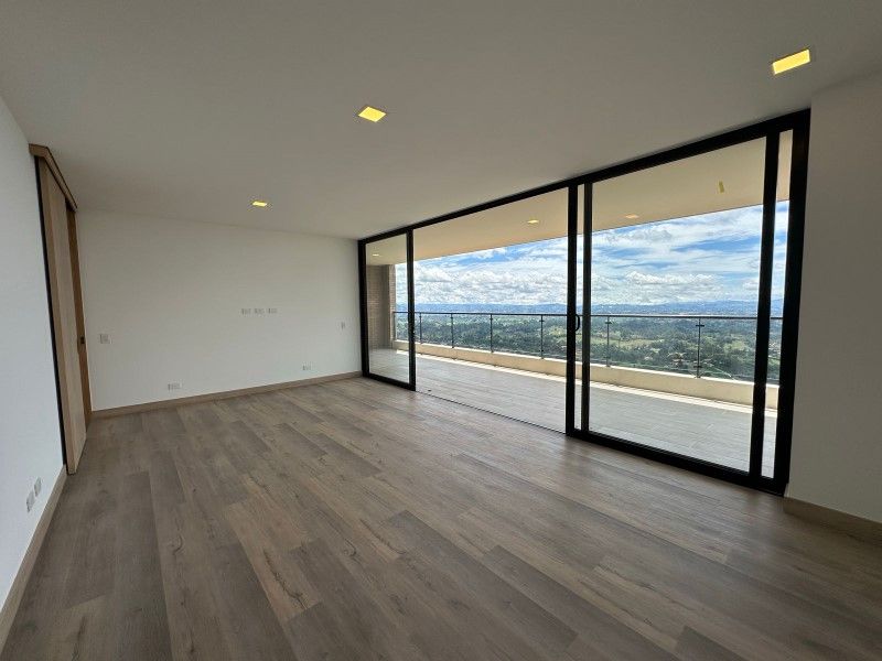 Casa en venta Antioquia Rionegro El Porvenir 328 m2 Habitaciones 3 Baños 5 Garajes 2 Precio $2600000000