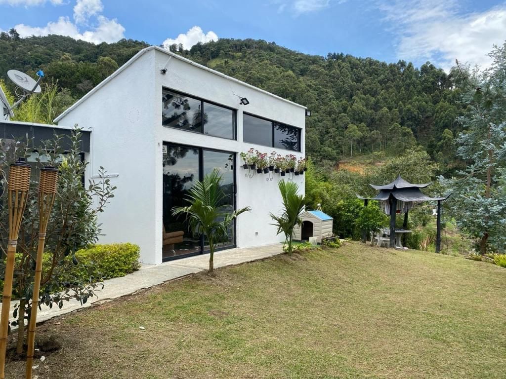 Finca en venta Antioquia El Retiro El Retiro 150 m2 Habitaciones 3 Baños 2 Garajes 2 Precio $1150000000