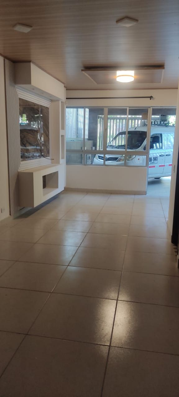 Edificio en venta Valle Del Cauca Cali Ciudad 2000 90 m2 Habitaciones 6 Baños 3 Garajes 2 Precio $670000000