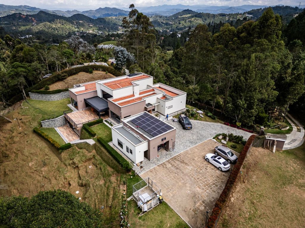 Casa en venta Antioquia Envigado San Sebastian 700 m2 Habitaciones 5 Baños 6 Garajes 3 Precio $4200000000