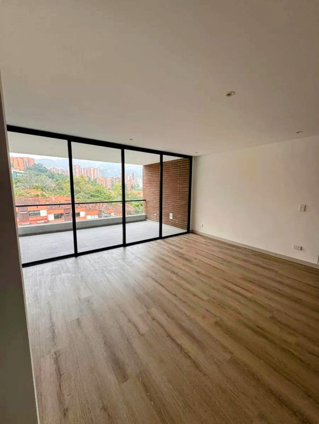 Apartamento en venta Antioquia Envigado El Esmeraldal 128 m2 Habitaciones 3 Baños 3 Garajes 2 Precio $1200000000