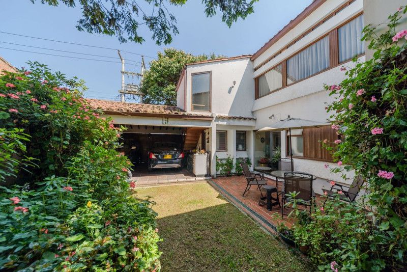 Casa en venta Cundinamarca Bogotá Mónaco 356 m2 Habitaciones 5 Baños 5 Garajes 2 Precio $2000000000