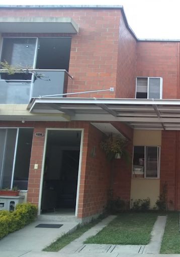 Casa en venta Risaralda Pereira Pereira 90 m2 Habitaciones 3 Baños 3 Garajes 1 Precio $450000000