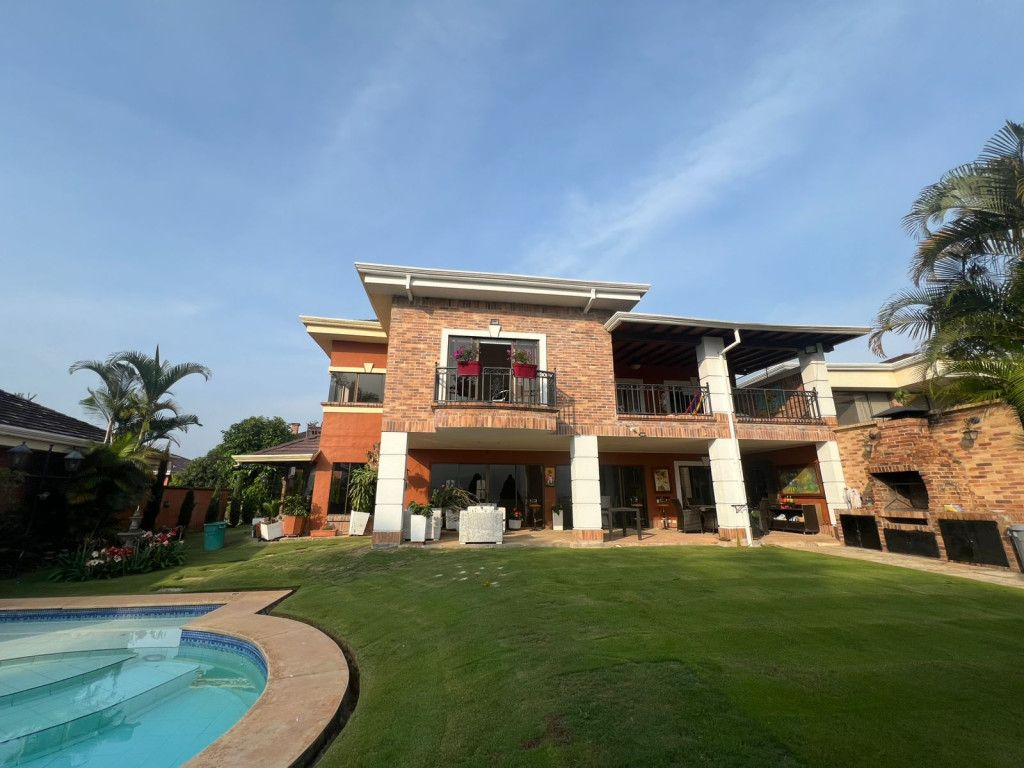 Casa en venta Santander Floridablanca Floridablanca 450 m2 Habitaciones 5 Baños 5 Garajes 4 Precio $3100000000