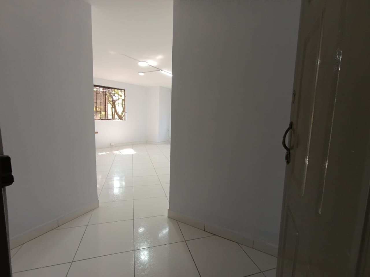 Oficina en arriendo Antioquia Medellín Suramericana 28 m2 Habitaciones 0 Baños 1 Garajes 0 Precio $1400000