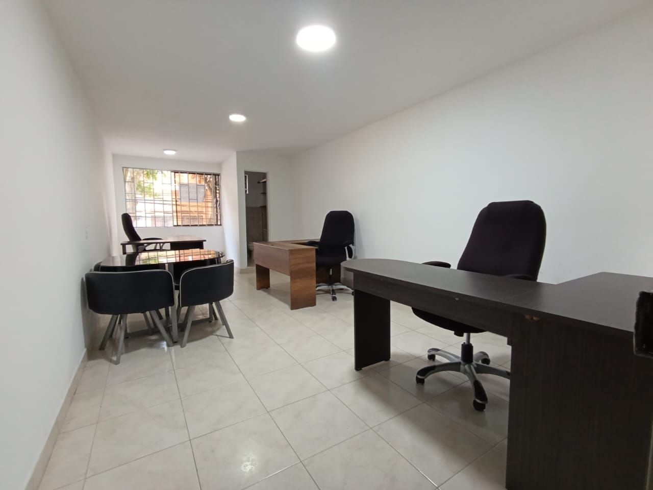 Oficina en arriendo Antioquia Medellín Suramericana 28 m2 Habitaciones 0 Baños 1 Garajes 0 Precio $1400000