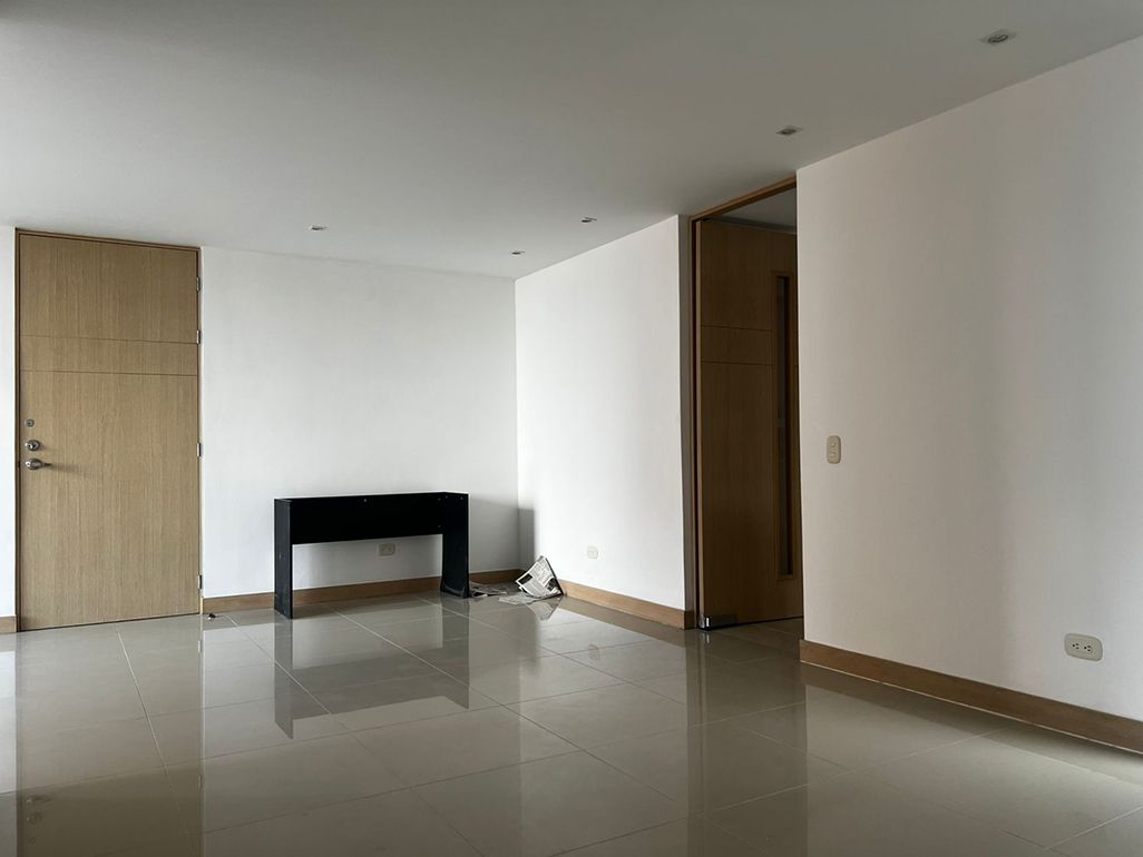 Apartamento en arriendo Antioquia Envigado Loma De Las Brujas 90 m2 Habitaciones 3 Baños 2 Garajes 2 Precio $3950000