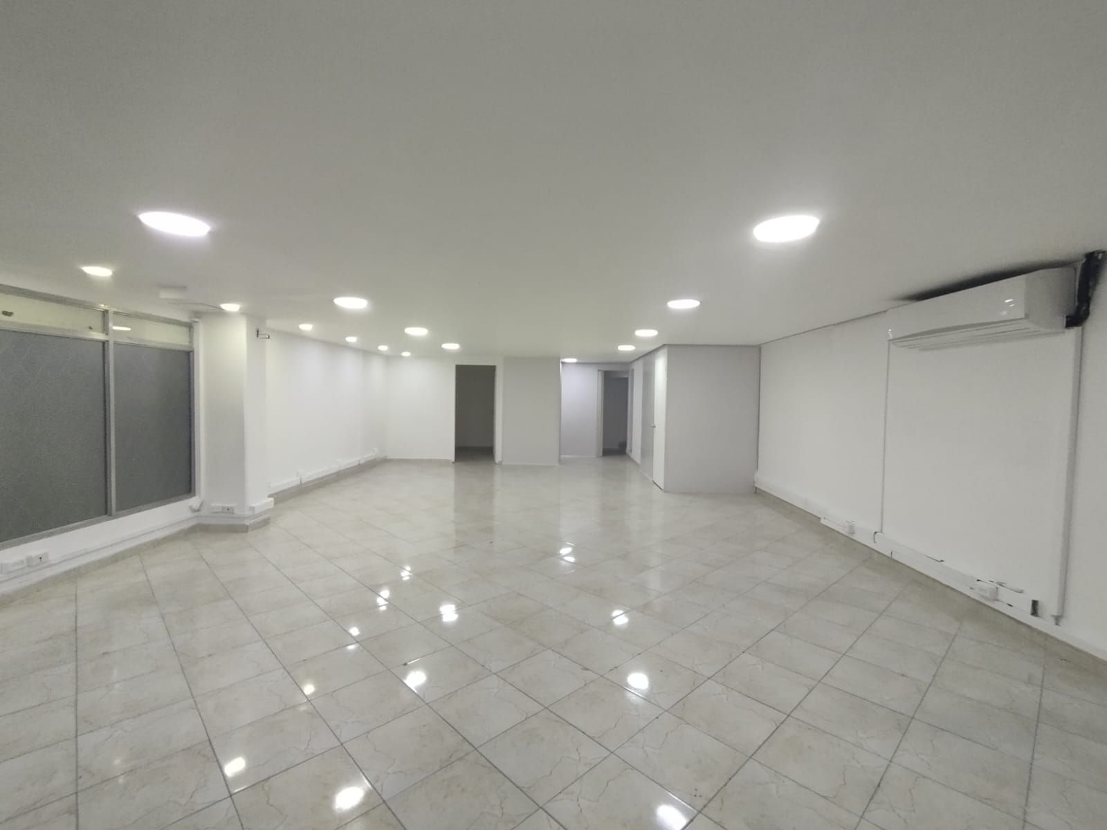 Local en arriendo Antioquia Medellín La Candelaria 101 m2 Habitaciones 0 Baños 2 Garajes 0 Precio $4000000