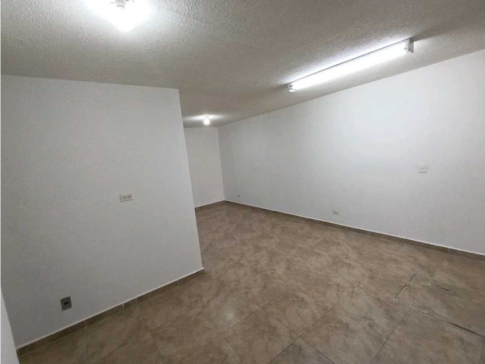 Local en arriendo Antioquia Medellín La Mansion 30 m2 Habitaciones 0 Baños 1 Garajes 0 Precio $1700000