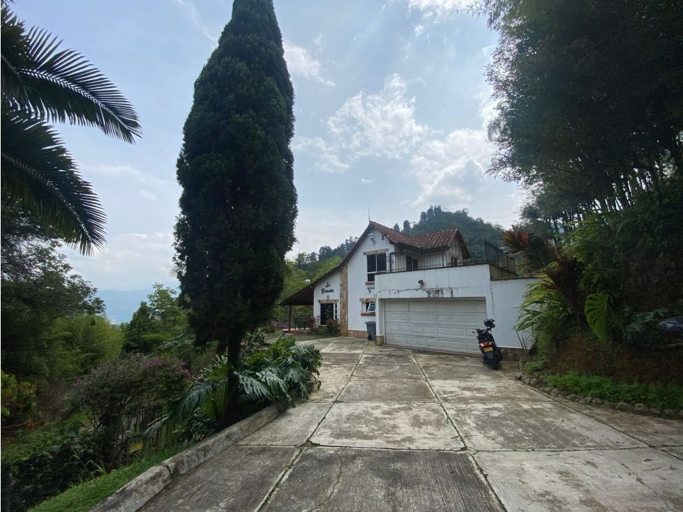 Finca en venta Antioquia La Estrella Chile 249 m2 Habitaciones 4 Baños 3 Garajes 2 Precio $1220000000