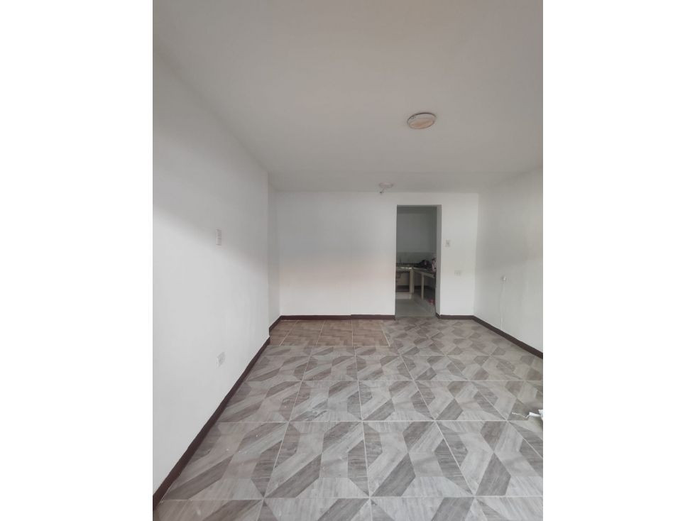 Local en arriendo Antioquia Medellín El Rincon 40 m2 Habitaciones 0 Baños 1 Garajes 0 Precio $2300000