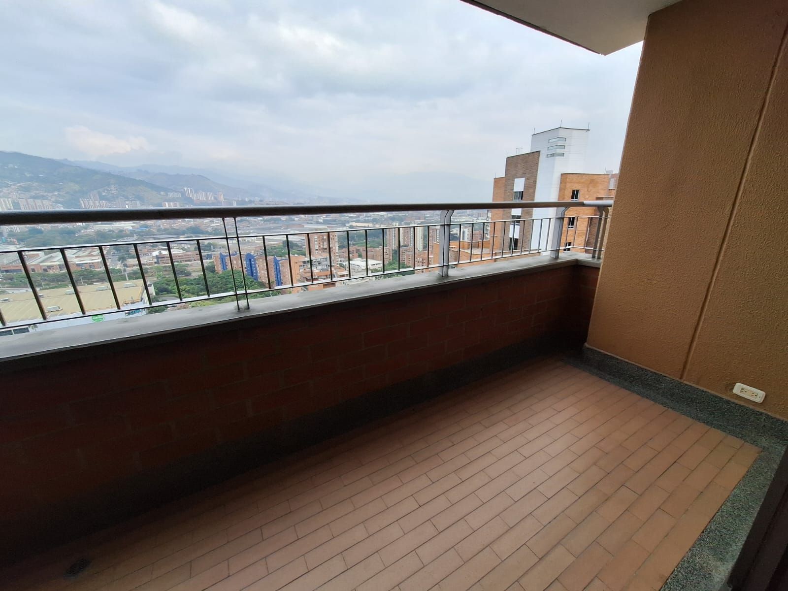 Apartamento en arriendo Antioquia Medellín Las Antillas 72 m2 Habitaciones 2 Baños 2 Garajes 1 Precio $3700000