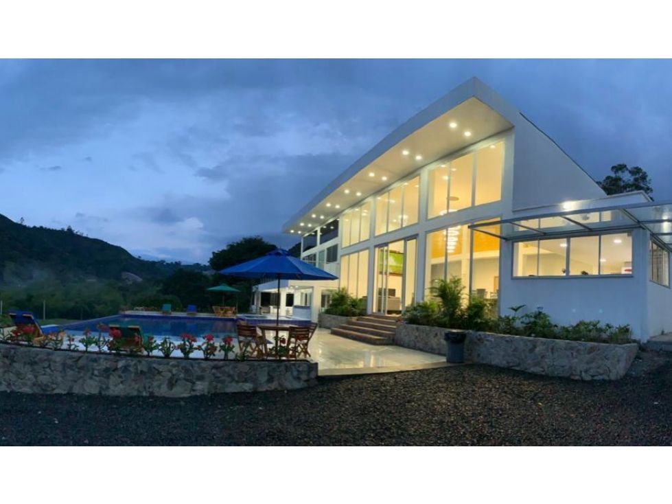 Casa Campestre en venta Caldas Manizales Manizales 480 m2 Habitaciones 6 Baños 8 Garajes 3 Precio $1500000000