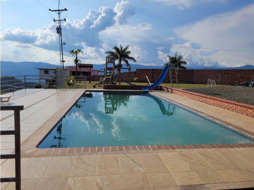 Casa Campestre en venta Caldas Palestina Palestina 2500 m2 Habitaciones 6 Baños 3 Garajes 3 Precio $800000000