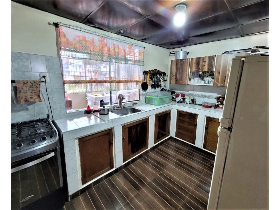 Casa en venta Caldas Manizales Velez 258 m2 Habitaciones 8 Baños 4 Garajes 0 Precio $550000000